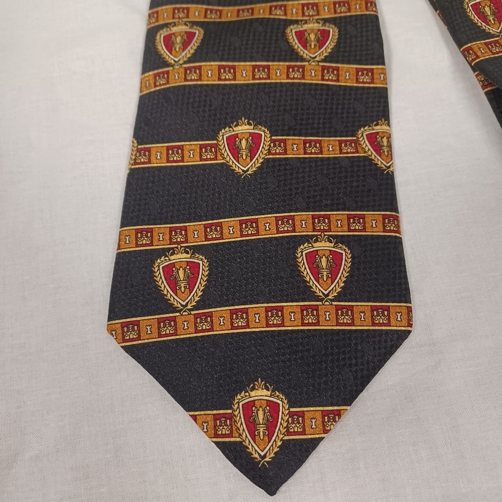 Personal Choice Shields Tie 58"